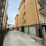 Ca' Nova, Stazione E Centro