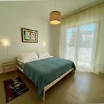 Refreshing Villa With Private Garden Near The Beach