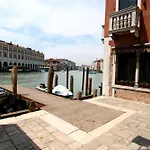 Palazzo Lion Morosini - Check In Presso Locanda Ai Santi Apostoli