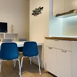 Modern Flat Close To The Center - Beahost