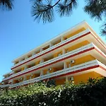 Colorful And Bright Apartment - Beahost Rentals