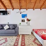 Jolly Private Room With Bathroom