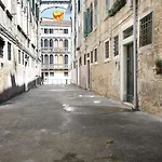 Casa Del Mandolino - Cozy Apt Near The Station!