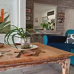 Villa Roc Guesthouse - Solar Power