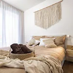 Lorry Living Luxury, Bohemian Apartment