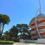 Poolside Living, Your Ideal Apartment - Beahost