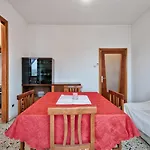 Easy Old City Apartment
