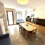Condominio Simma Giallo E Azzurro