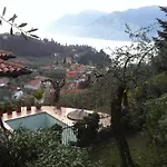Red House Conditioned Whit Pool Enchanting Lake View