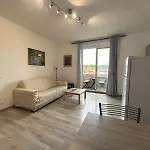 Studio Suite 167
