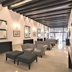 Ca' Vittoria, A Different Way To Stay In Venice