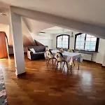 Appartamento Mansardato Con Vista Lago