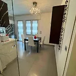 App4Rent Grey - Family Apartment