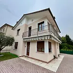Laura'S House