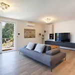 Paradise Apartment With Pool