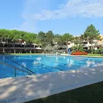 Flat With Terrace Overlooking The Pool - Beahost