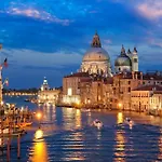 Annahouse, 25 Minutes By Train From Venice
