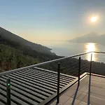 Sopralago Ein Ferienhaus Mit Grandiosem Weitblick Von Norden Bis Sueden Des Gardasees