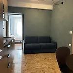 Catullo Lounge And Rooms Near The Airport