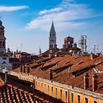 Ca' Della Scimmia - Rialto Bridge, Venice