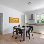 San Zeno Modern Apartment Near The Centre!