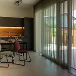 Idyllische Wohnung Mit Garten Und Pool
