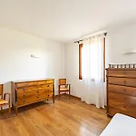 Beautiful Villa With Garden And Private Parking!