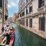 Atmosfere Autentiche Nel Cuore Di Venezia