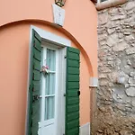 Casa Del Capitello