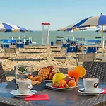 3 Bedroom Awesome Home In Albarella Ro