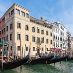 H10 Palazzo Canova