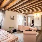 Ospizio Delle Donzelle