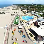 Resort Rosapineta Sud In Rosolina Mare