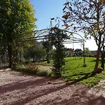 Redhouse Pesina
