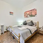 City Living Guest House Venice Room