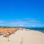 Renovated Flat Located In Rosolina Near The Sea