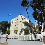 Modern Flat Located In Rosolina Near The Sea