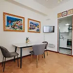 Sg Family - Lakeside Apartment