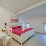 Magnolia Apt - Palazzo Palermo 1817 - Happy Rentals
