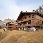 Cozy 3 Bedroom With Access To Garden