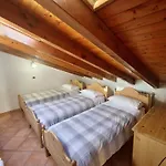Casa In Montagna, In Posizione Panoramica Sul Monte Baldo, Vicino Al Lago Di Garda, Altezza 1000 Mt
