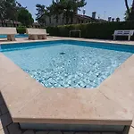 Spacious House For 6 With Pool And Garden