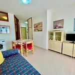 Superb Apartment With Swimming Pool In Front Of The Beach
