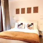 Central Flat Romantic Domus Remedio