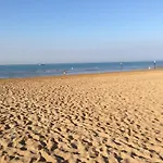 Bright Apartment With Ac 350M Far The Sea