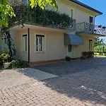 Ginevra'S Country Home