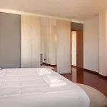 Casa Azzurra-Comodo Appartamento In Villa