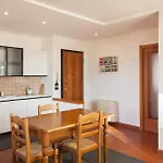 Casa Azzurra-Comodo Appartamento In Villa