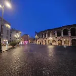 Juliets Bed Art Verona