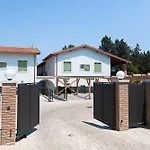 Cascinale 11 - Regarda Travel